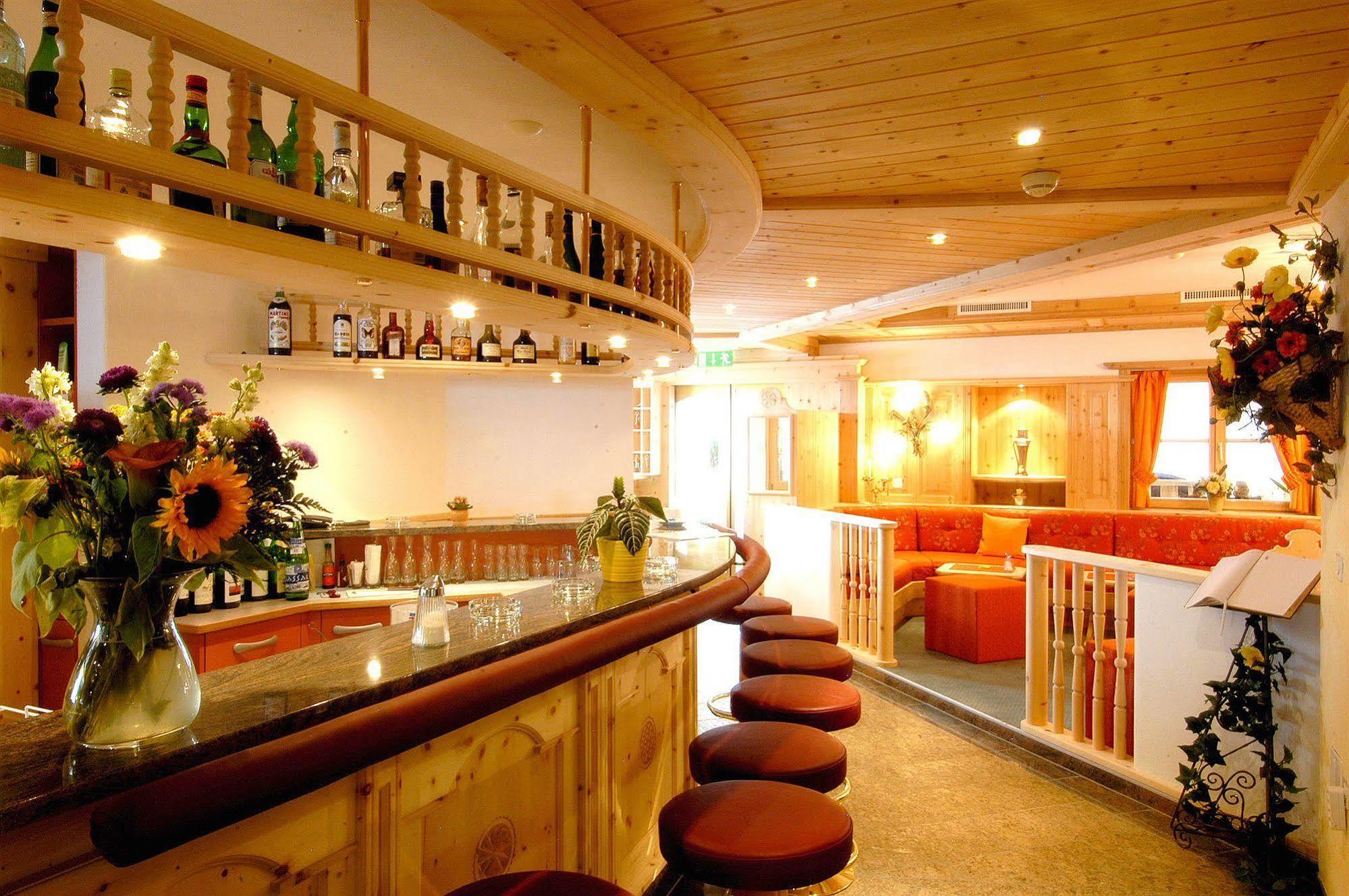 Hotel Astras Scuol Ngoại thất bức ảnh